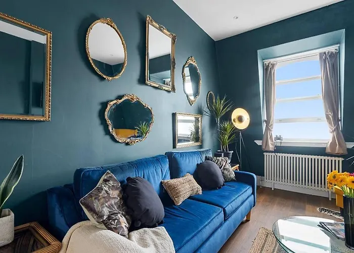 Modern 1 Bed Apartment, Sea Views, Free Parking, Wifi, Netflix