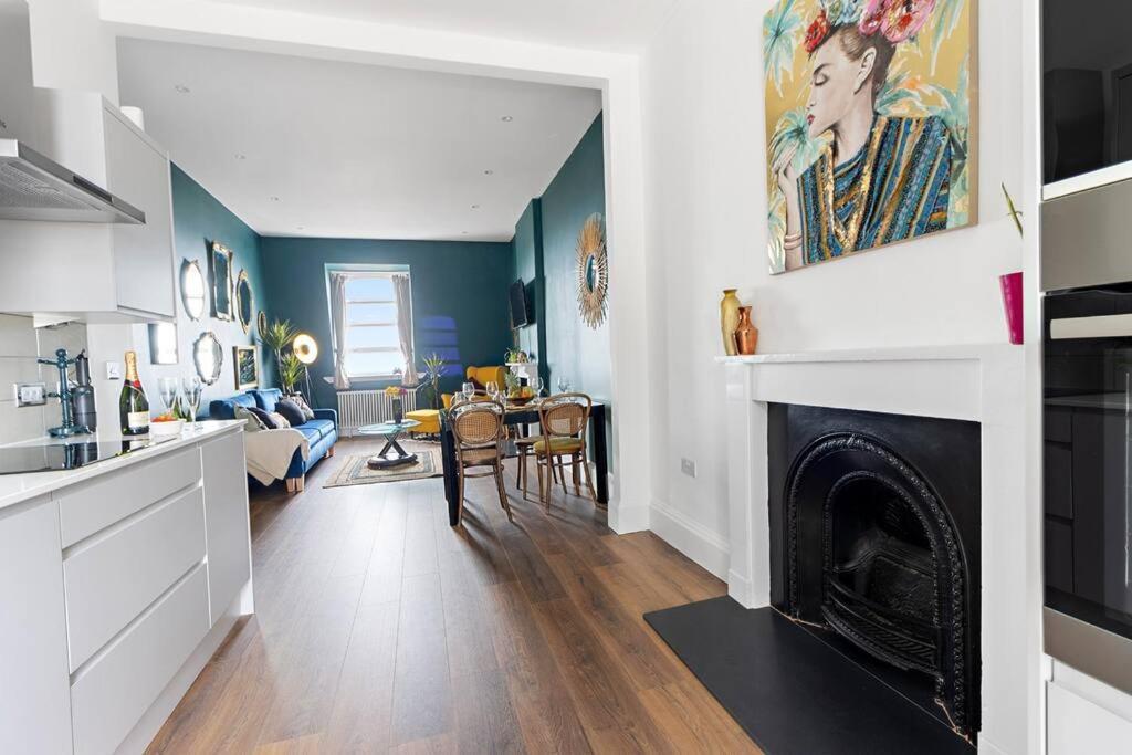 Apartment Modern 1 Bed Apartment, Sea Views, Free Parking, Wifi, Netflix
